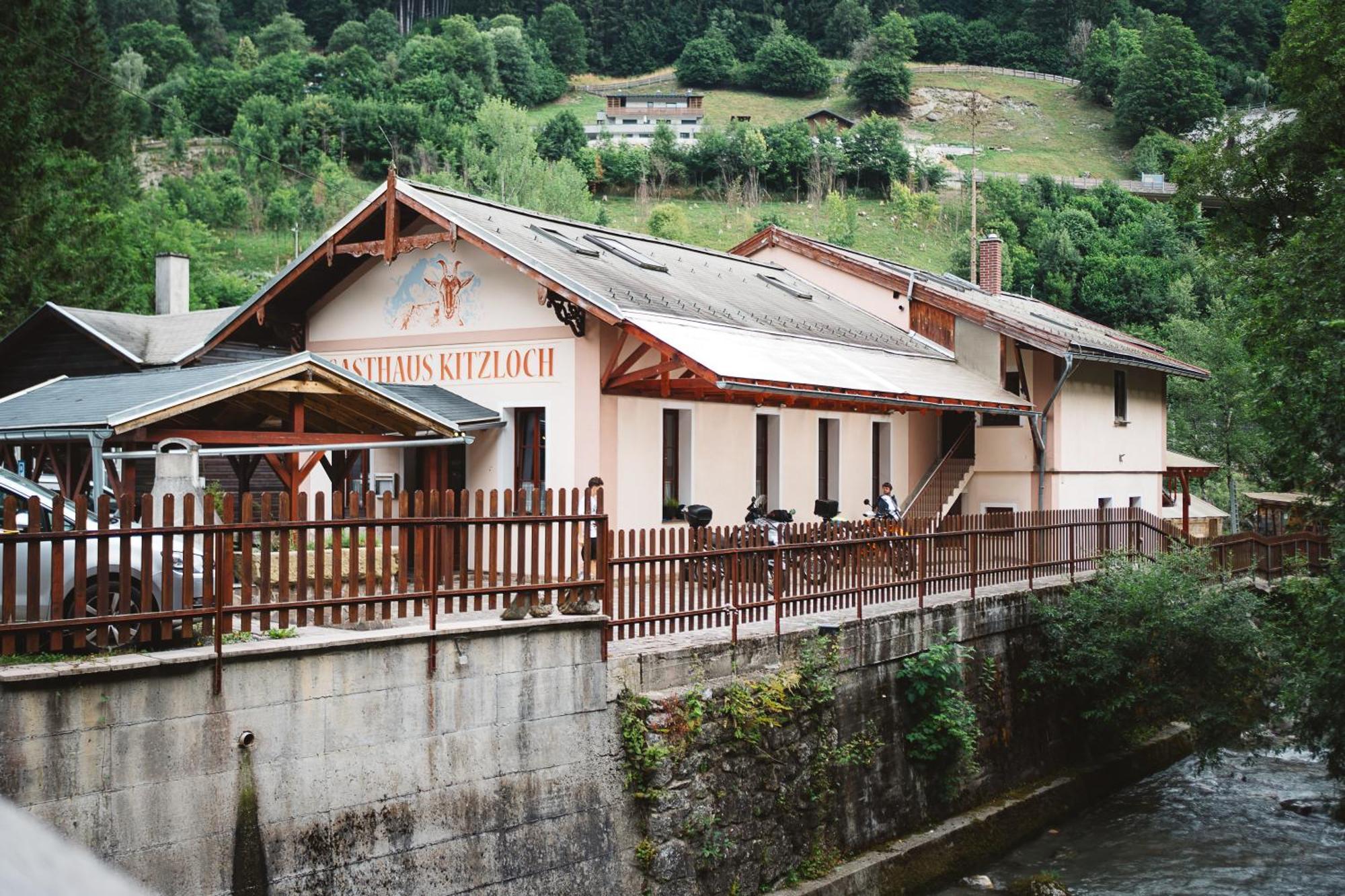 Gasthaus Kitzloch Taxenbach Exterior photo
